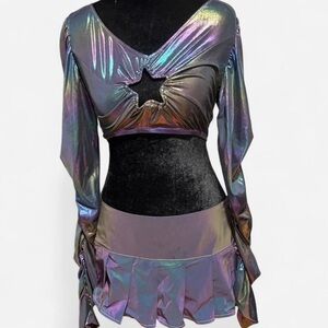 Holographic star cutout top with ruffle sleeves and stretchy fit
New with tags!